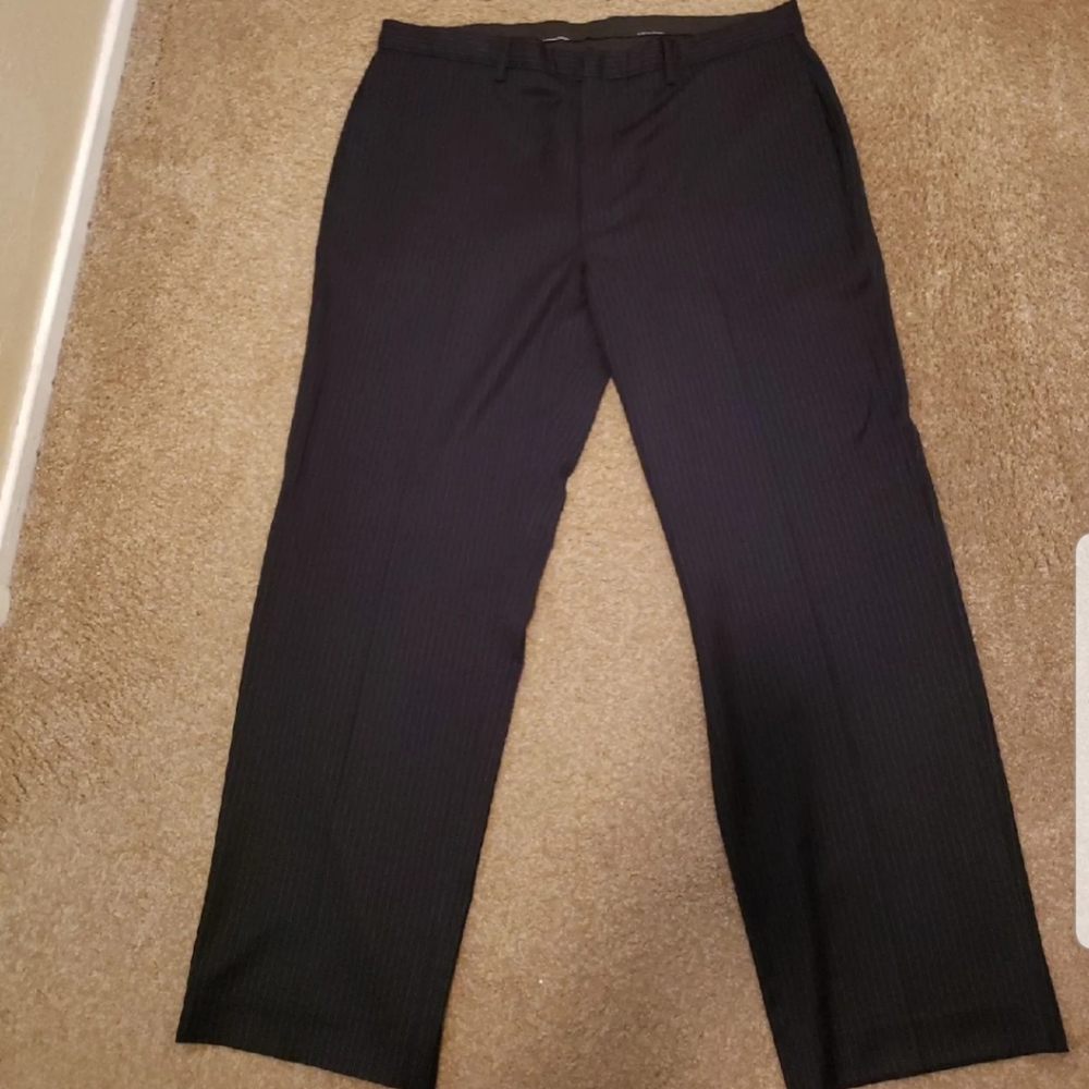 Clavin Klein Navy w/blue pin pants 38x32